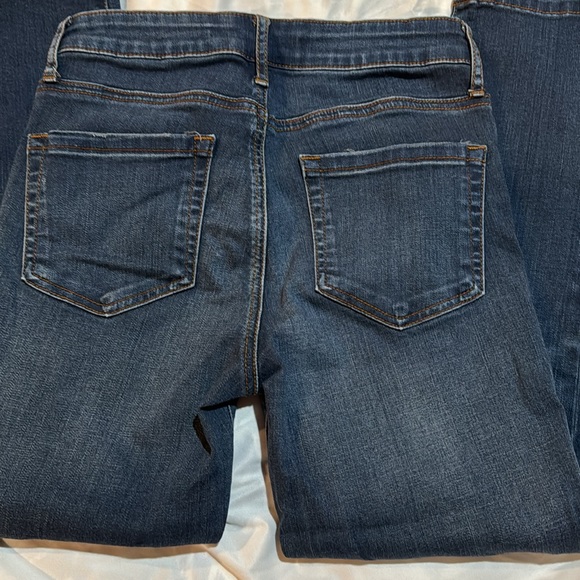 Slim fitting capri - Picture 3 of 6